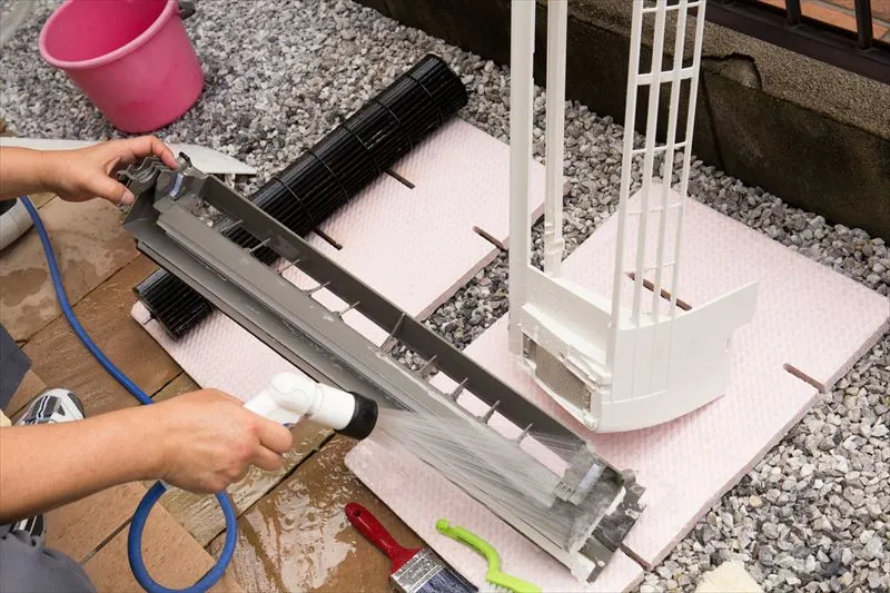 エアコンのオーバーホールにかかる費用について